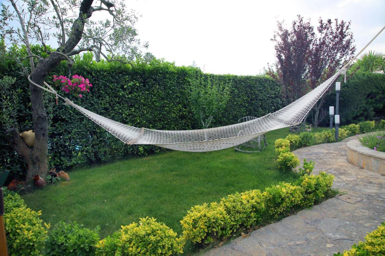 Trullo Al Monte Bed & Breakfast Ceglie Messapica Exterior photo