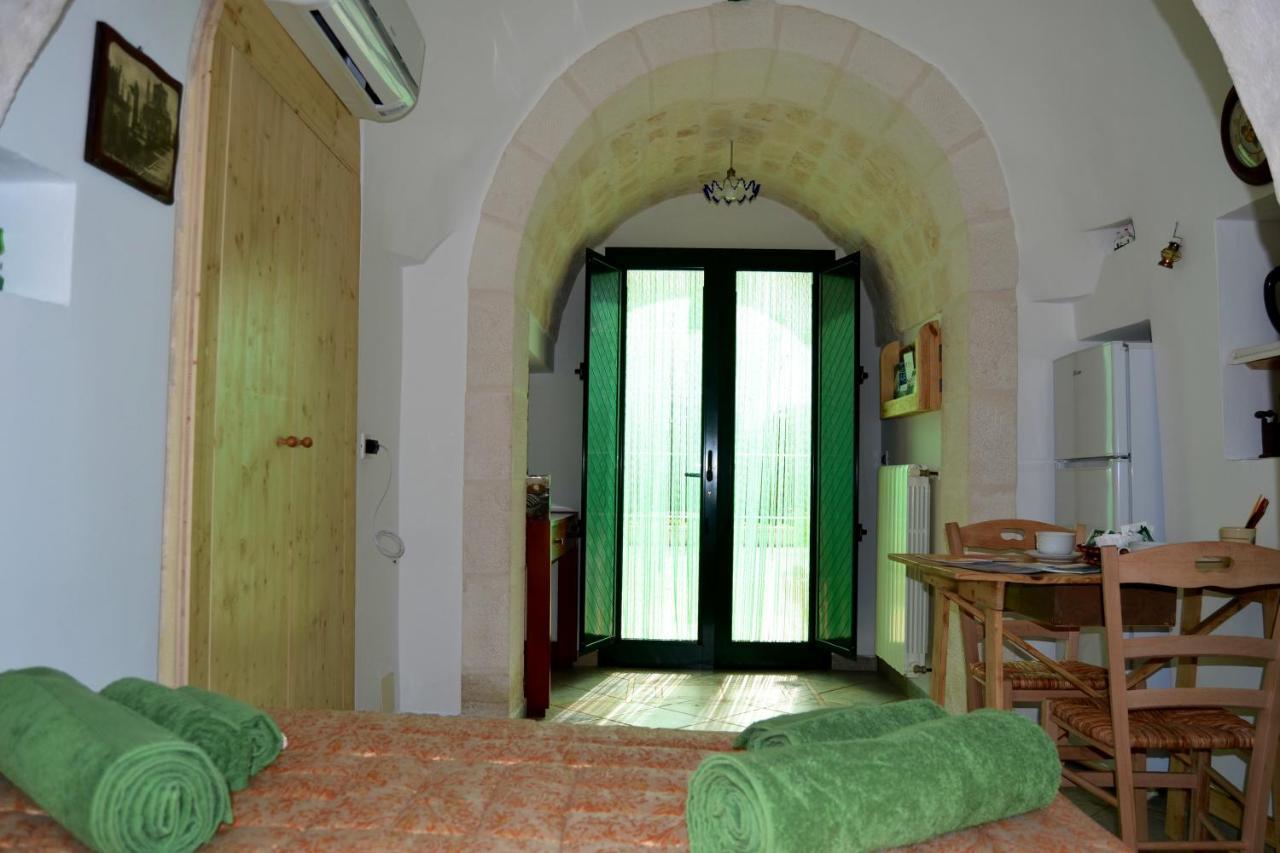 Trullo Al Monte Bed & Breakfast Ceglie Messapica Exterior photo