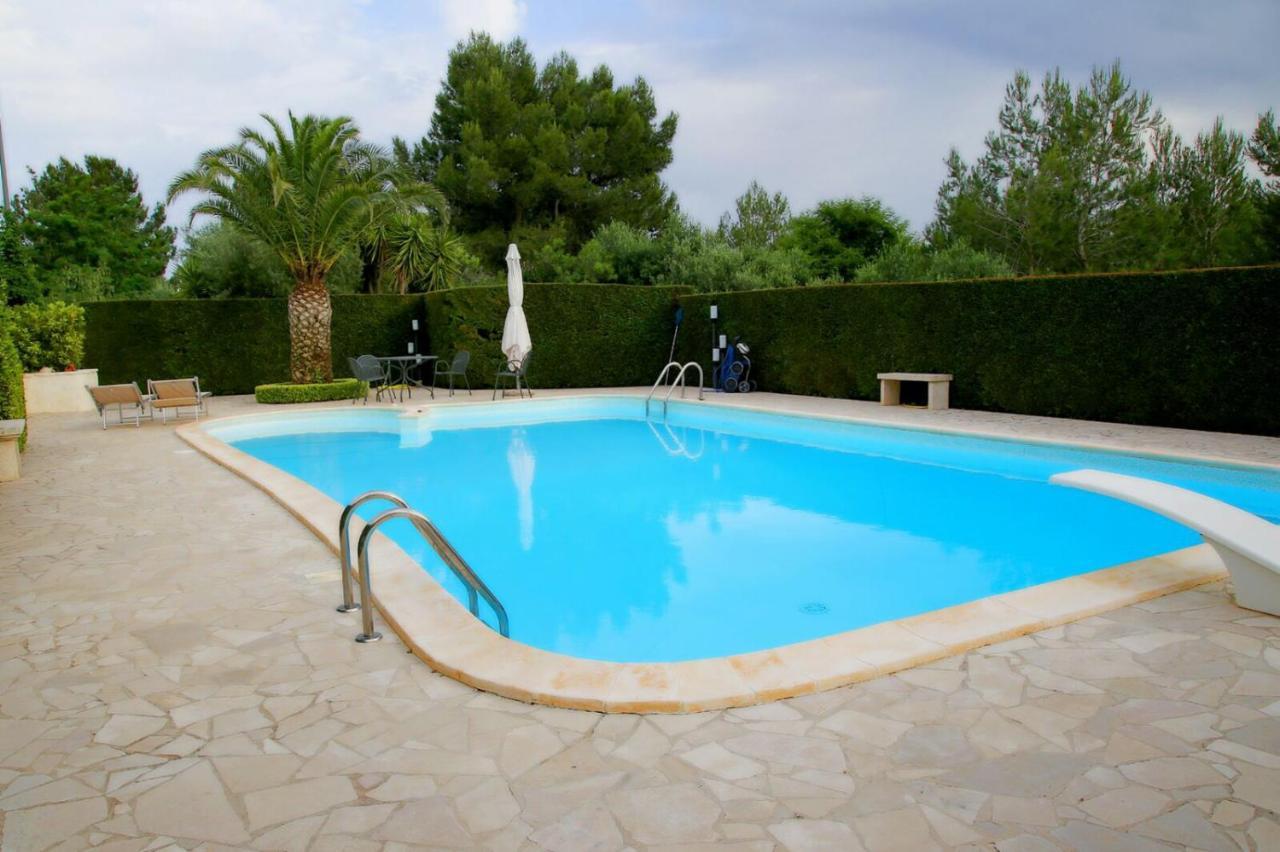 Trullo Al Monte Bed & Breakfast Ceglie Messapica Exterior photo
